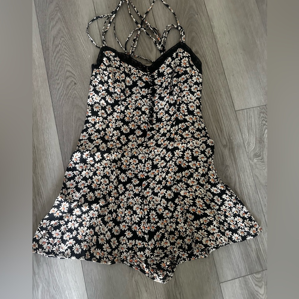 Topshop Daisy Romper Size 6